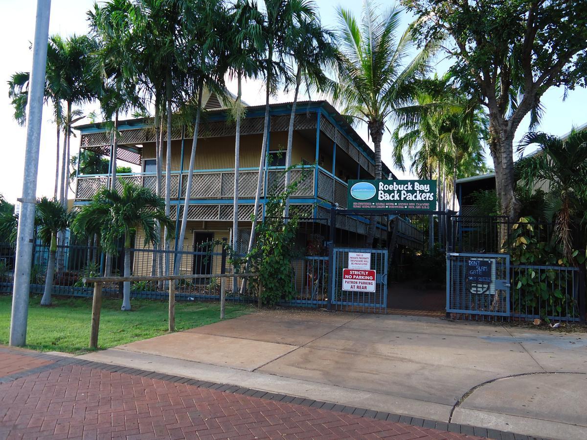 Roey Backpackers And Party Bar Broome Exterior foto